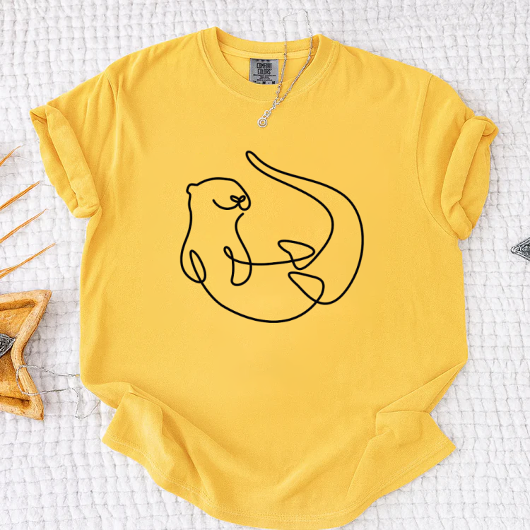 Minimalist Otter Line Art Women’s T-Shirt