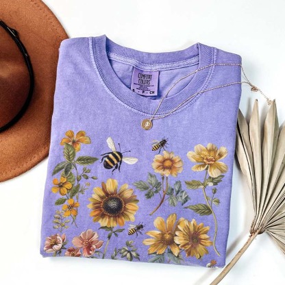 Bee Floral Graphic Botanical Nature Lover T-Shirt-carlalin