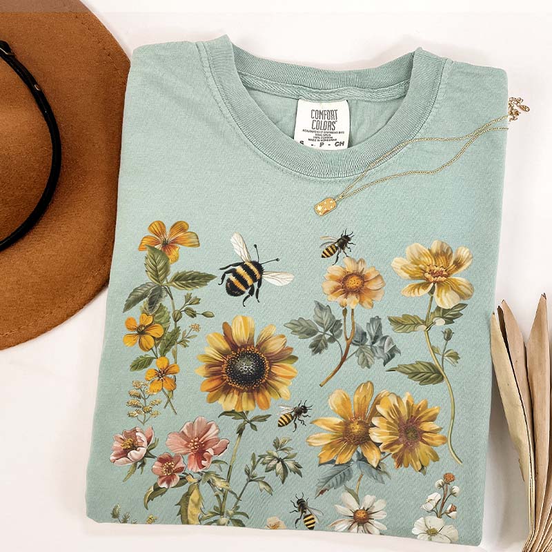 Bee Floral Graphic Botanical Nature Lover T-Shirt-carlalin