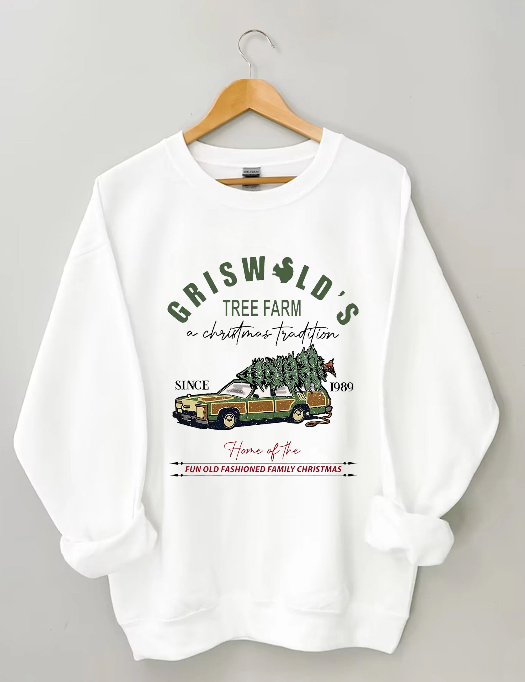 Griswold’s Tree Farm a Christmas Tradition sweatshirt-carlalin