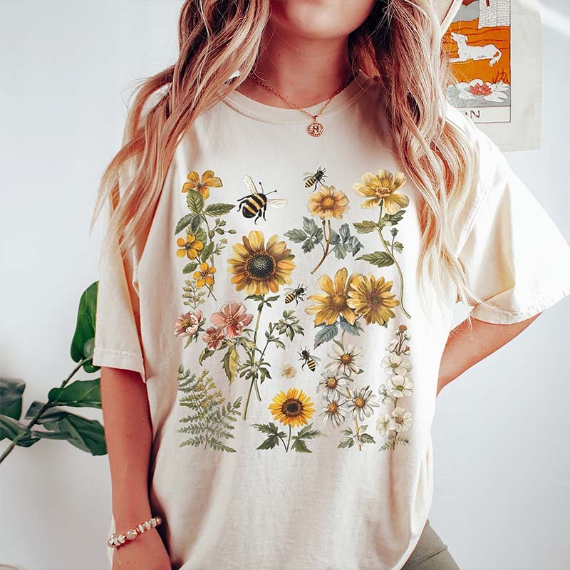 Bee Floral Graphic Botanical Nature Lover T-Shirt-carlalin