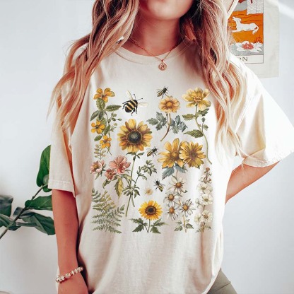 Bee Floral Graphic Botanical Nature Lover T-Shirt-carlalin