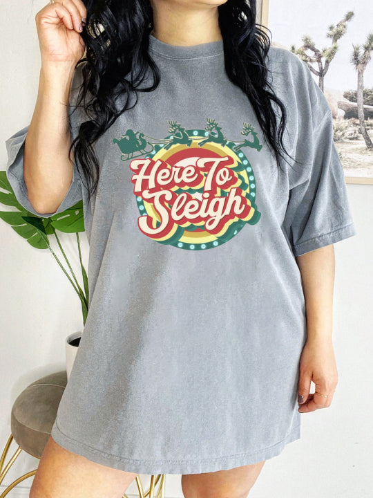 Oversized Retro Here To Sleigh Preppy Christmas T-Shirt-carlalin