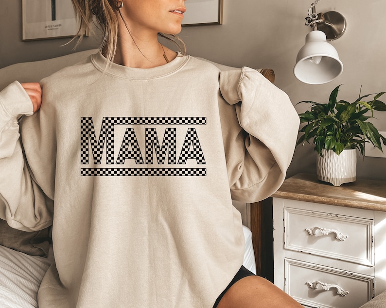 Checkered Retro Mama Sweatshirt