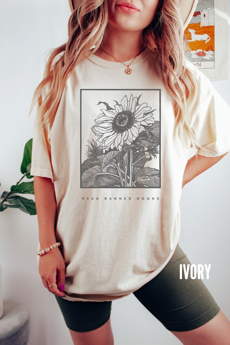 Read Banned Books T-Shirt-carlalin