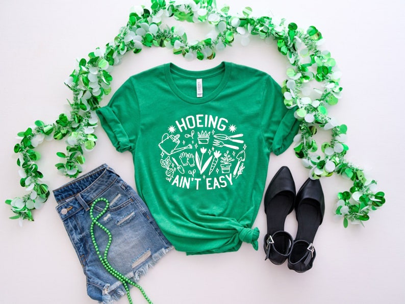 Hoeing Ain't Easy Shirt Gift For Gardeners-carlalin