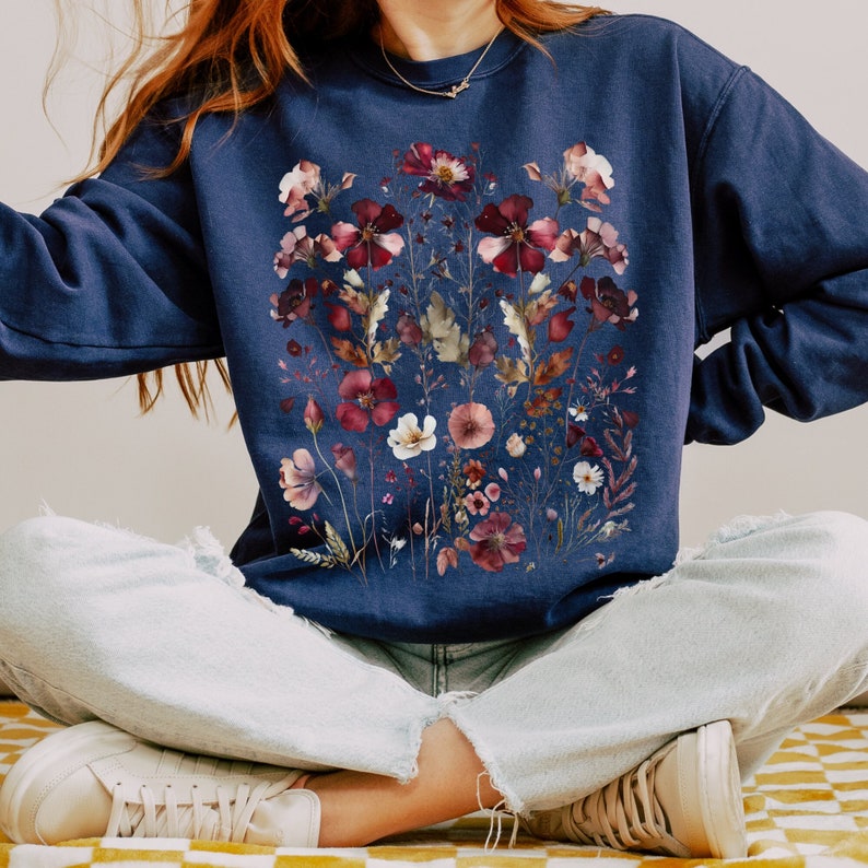Vintage Wildflower Sweatshirt Boho Floral Sweater-carlalin