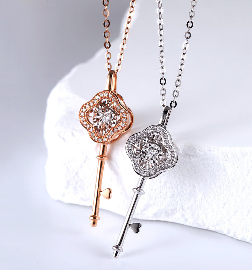 SHWA Ékszer Rose Gold Clover Key gyémánt nyaklánc