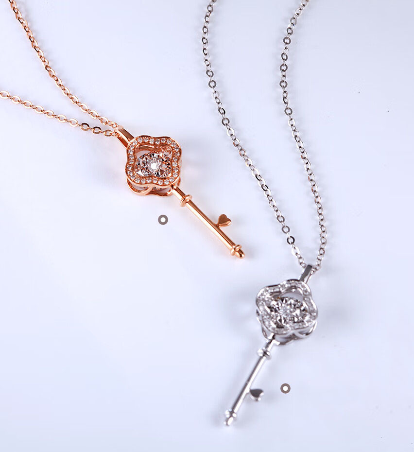 SHWA Ékszer Rose Gold Clover Key gyémánt nyaklánc