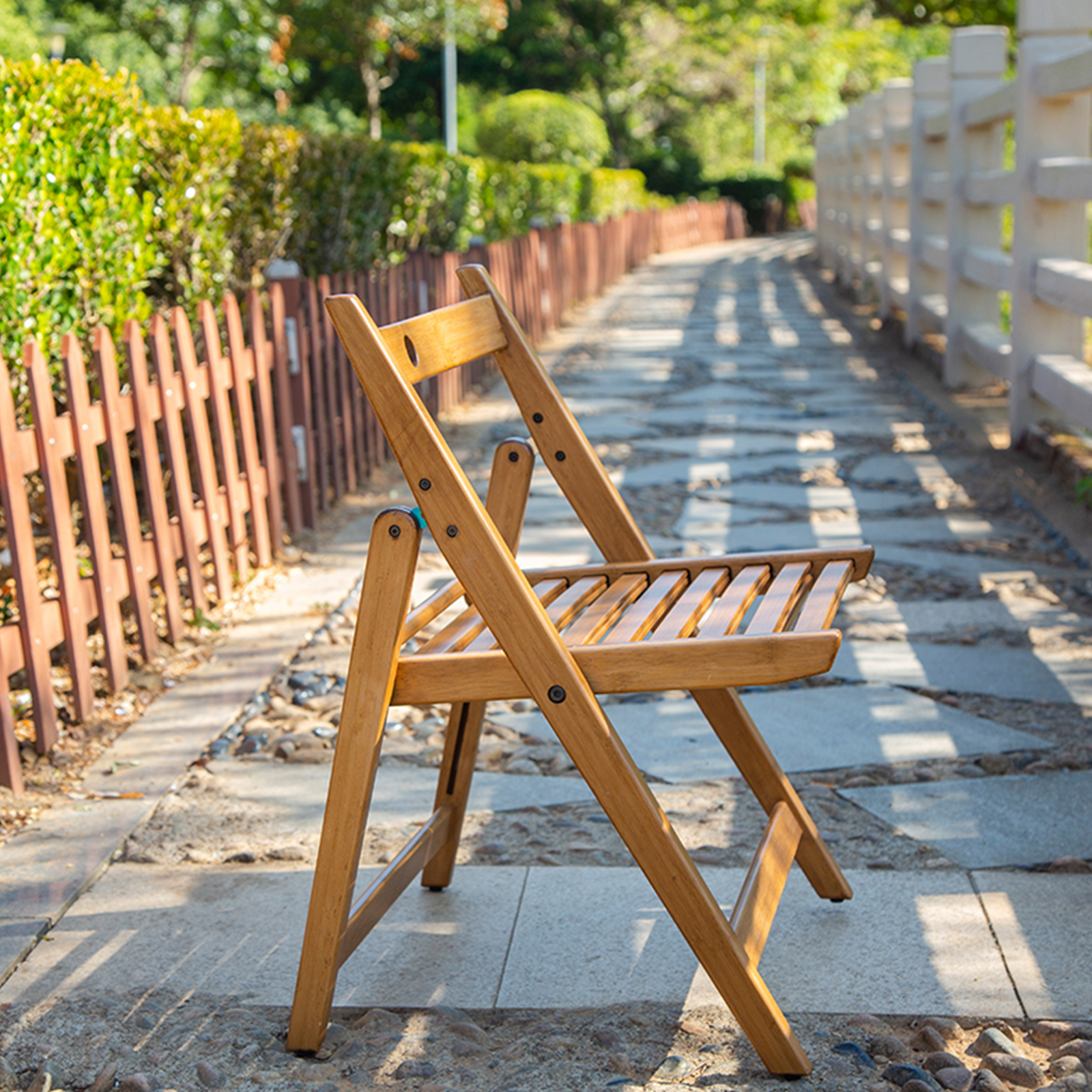 HYNAWIN Outdoor Folding Chair, Small Pastoral Retro Camping Chair, Bamboo Lounge Patio Chair for Garden, Lawn, Deck, Beach, Backyard and Campfire