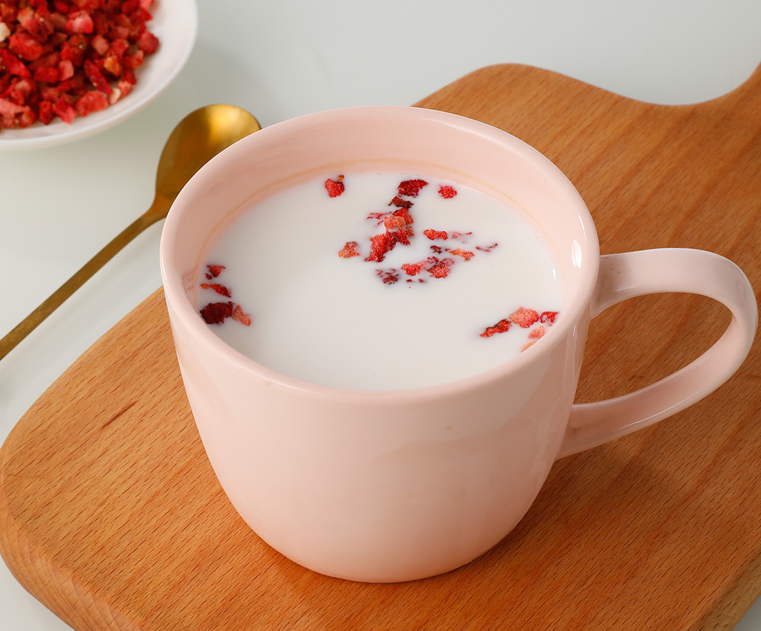 Premium Freeze Dried Strawberries Pieces 6.5 Oz/185g,Frozen Dried Strawberry,100% Natural & No Additives.-Ultra Herb Tea