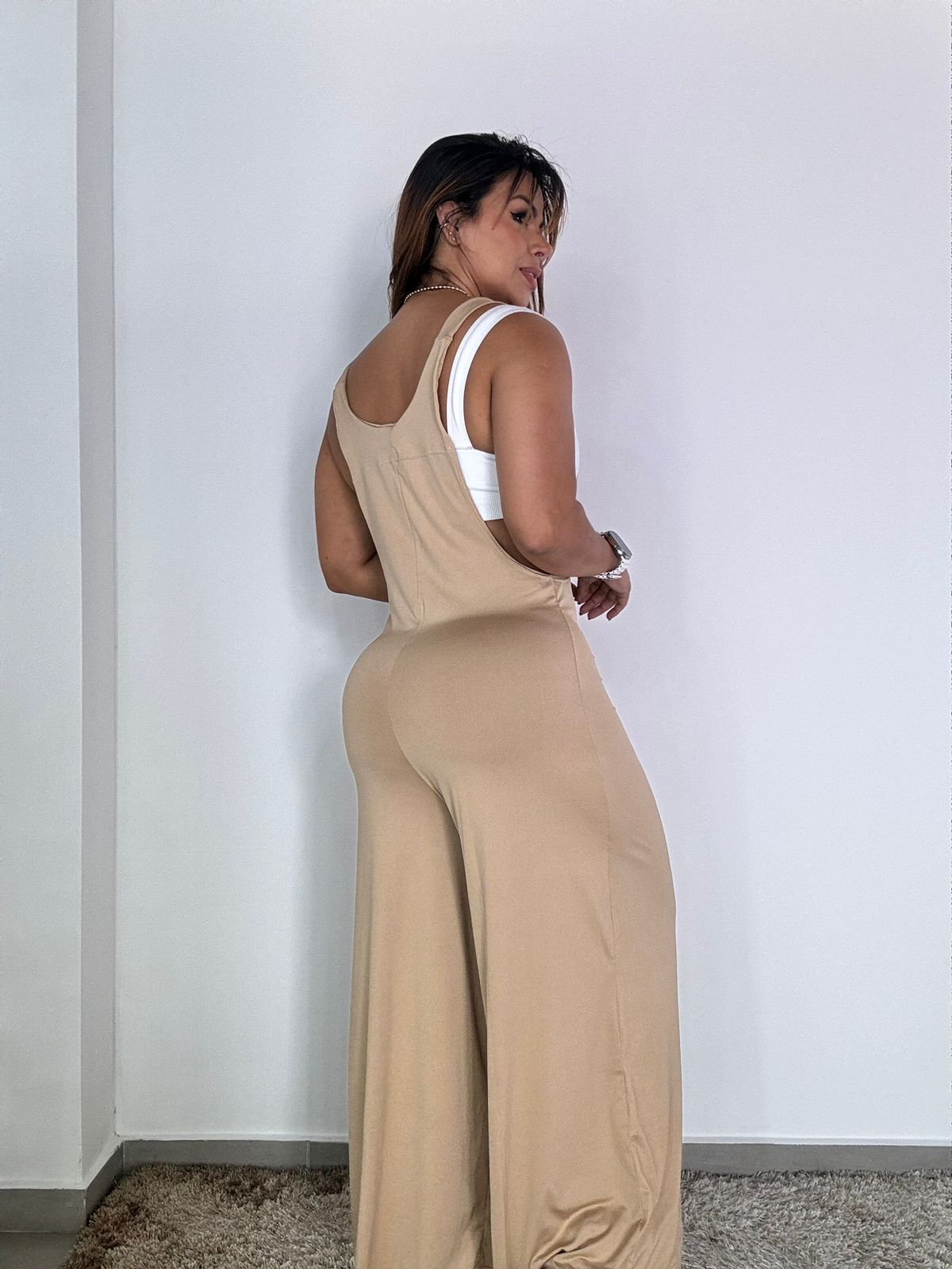 Luce elegante y exclusiva con overoles de TALLA UNICA y en edición limitada para mujeres sofisticadas como TU.