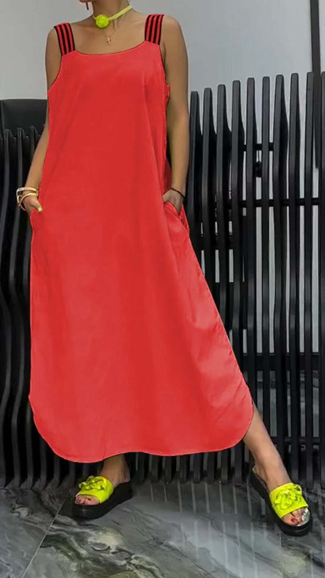 Vestido de mujer cómodo confeccionado en algodón y lino.