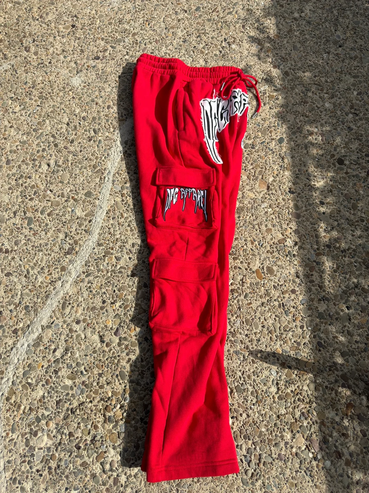 Casual pants with zipper bottoms