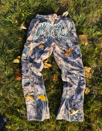 Casual pants with zipper bottoms