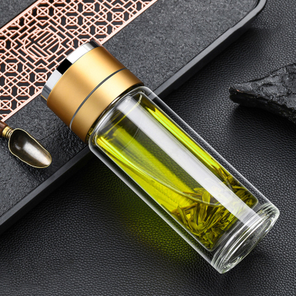 Glass tea bottle with tea infuser