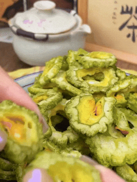 This thing is the natural,  bitter melon crisp from our nutrition base.  It is the green natural plant based insulin.