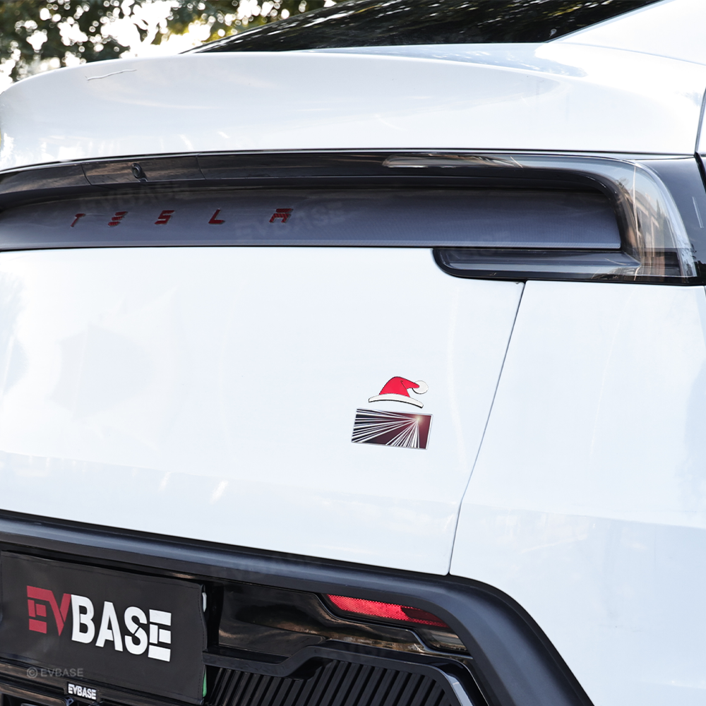 🎁3D Xmas Emblem Stickers for Tesla