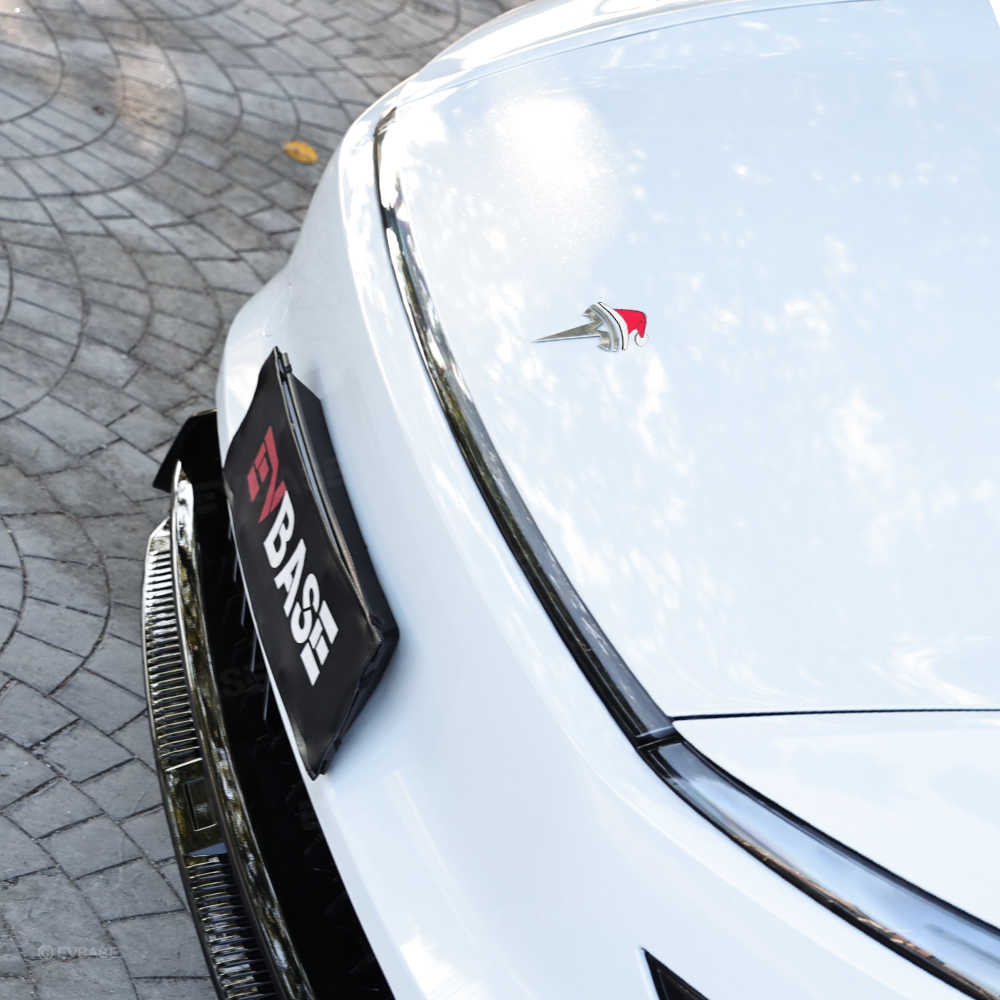 🎁3D Xmas Emblem Stickers for Tesla