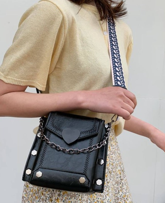 🔥49%OFF - Vintage Heart Studded Crossbody Bag