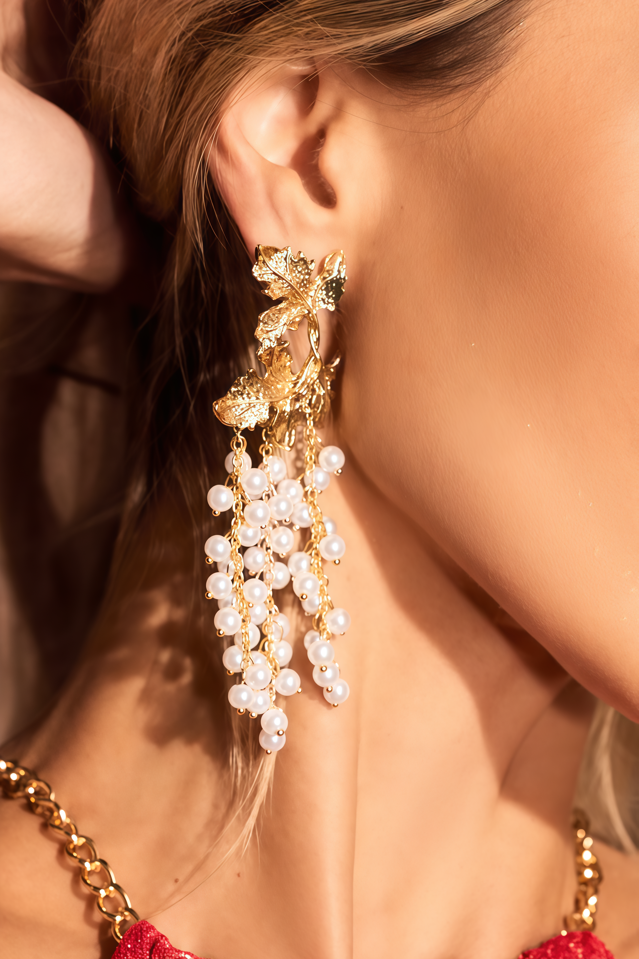 Fennt Leaf Tasse Pearl Earrings