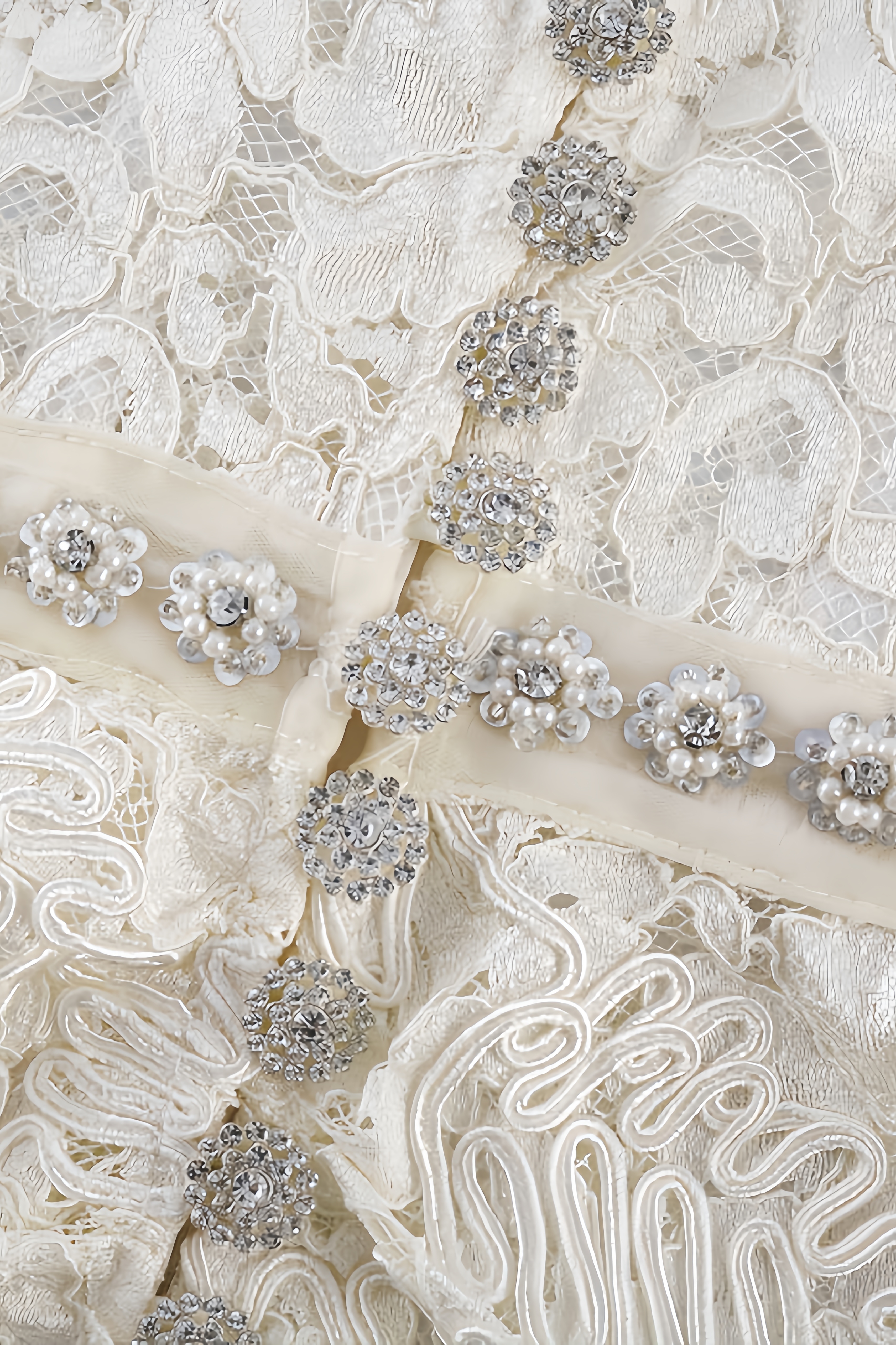 Fina Lace Slim Fit Midi Dress