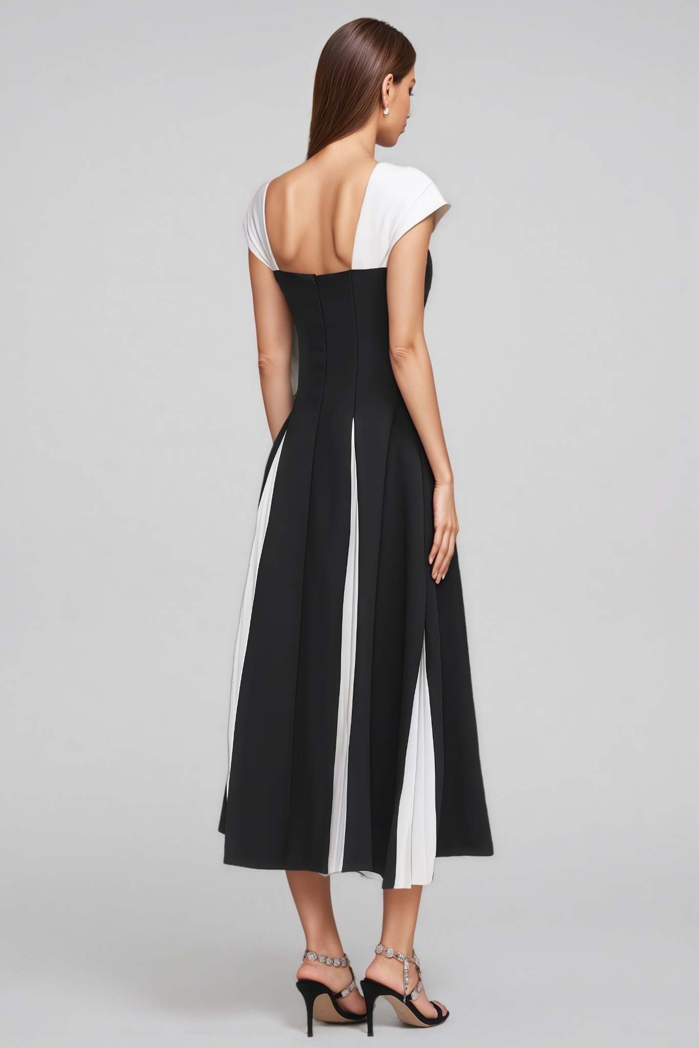 Pyrist Black Short Sleeve Pleated Midi Dress