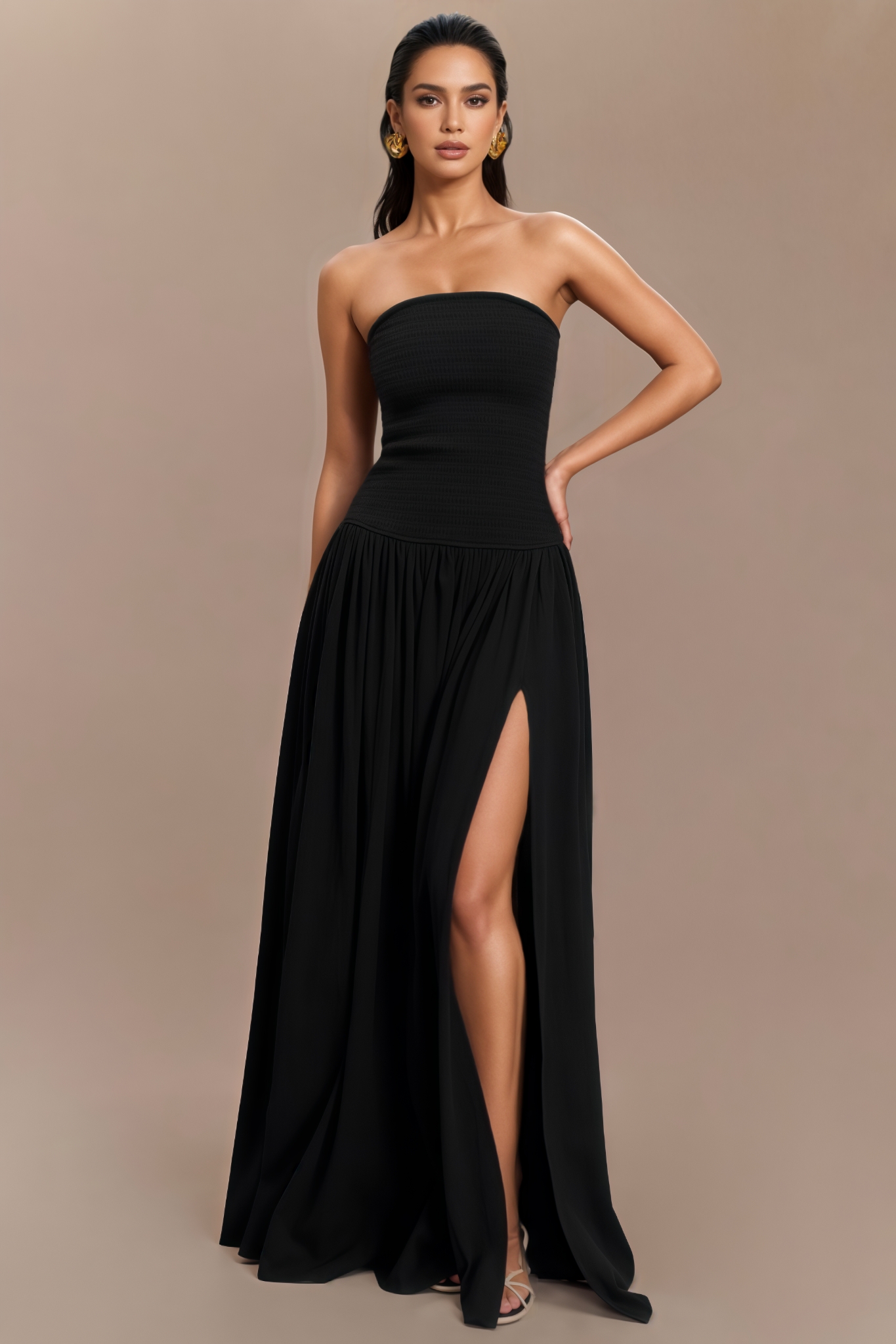 Quelozt Black Sleeveless Pleated Maxi Dress