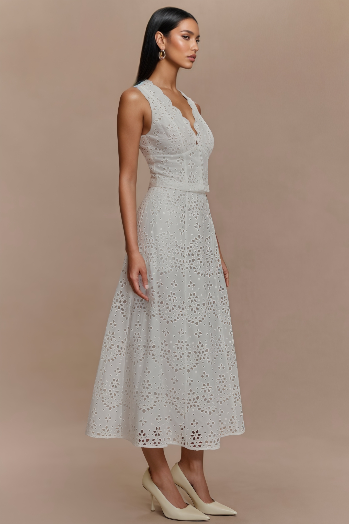 Bloiran White Sleeveless Maxi Dress Set