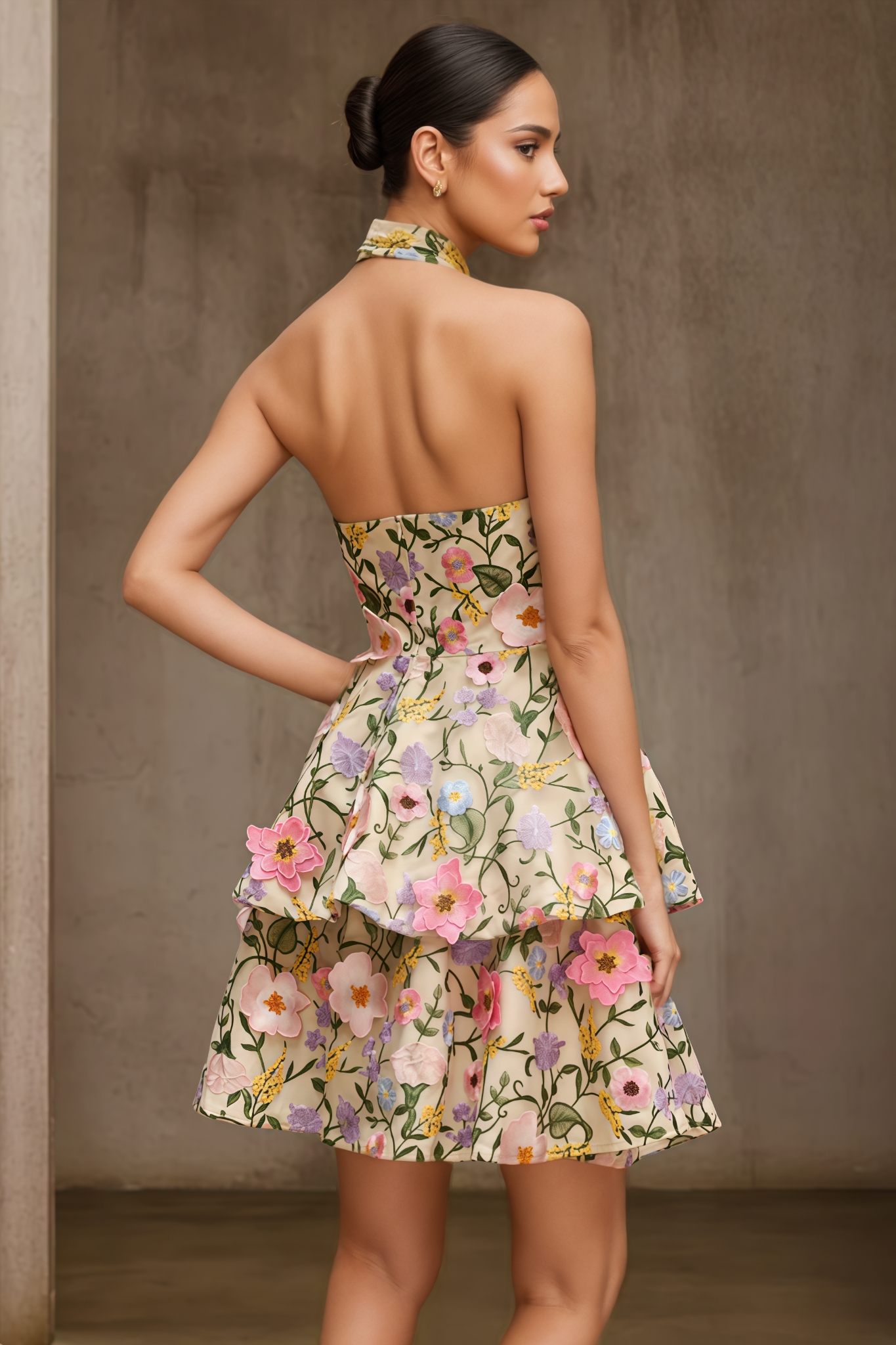 Evyant Sleeveless Flower Embroidered Mini Dress
