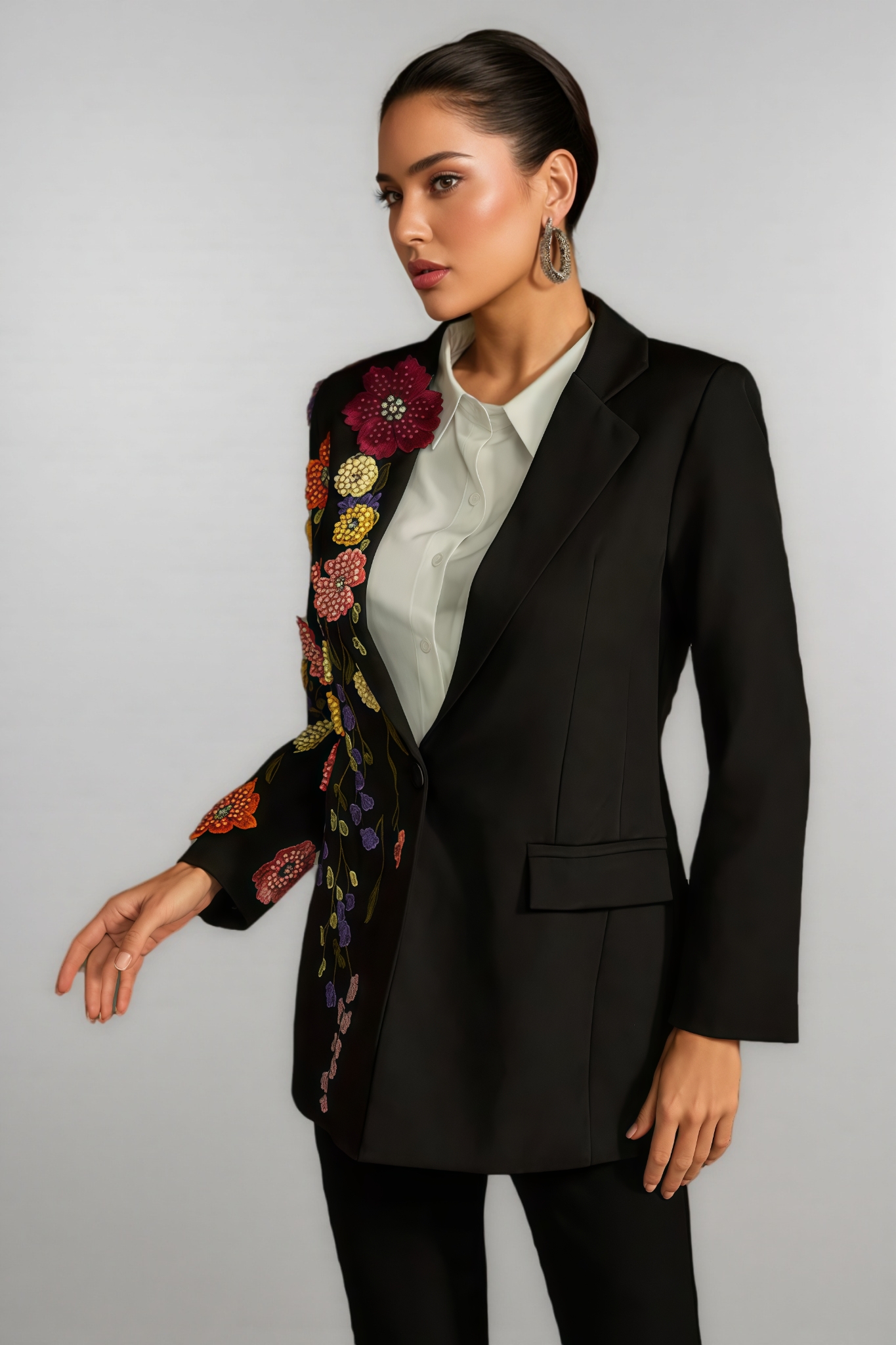 Abetzi Flower Embroidered Blazer