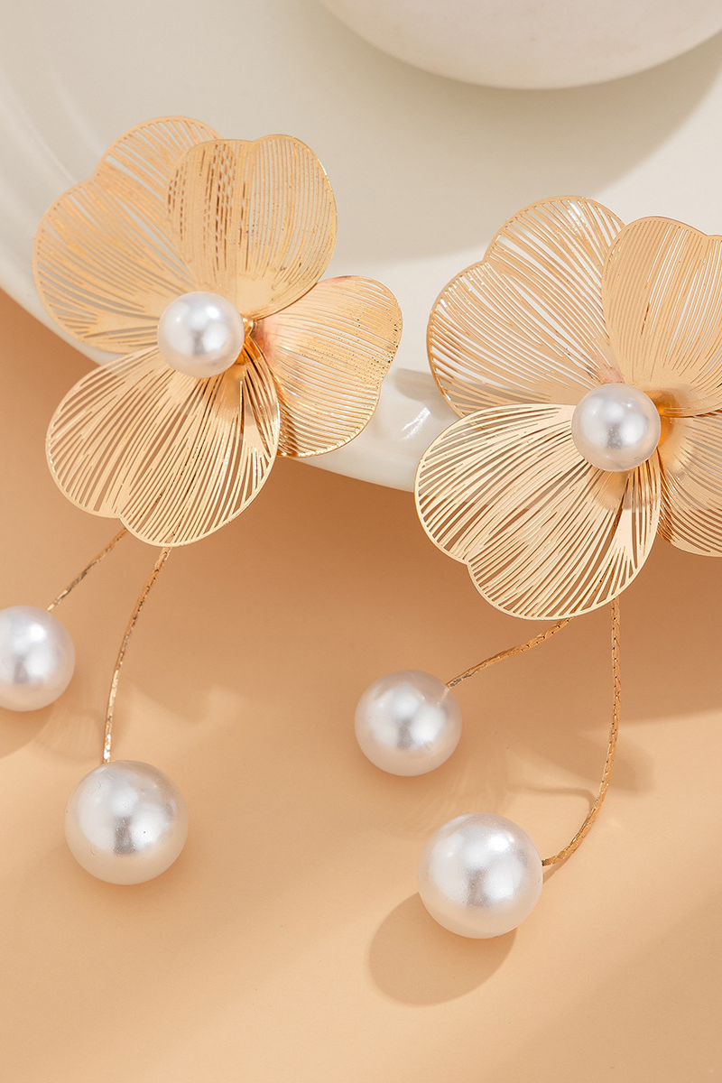 Bellis Metal Flower Earrings