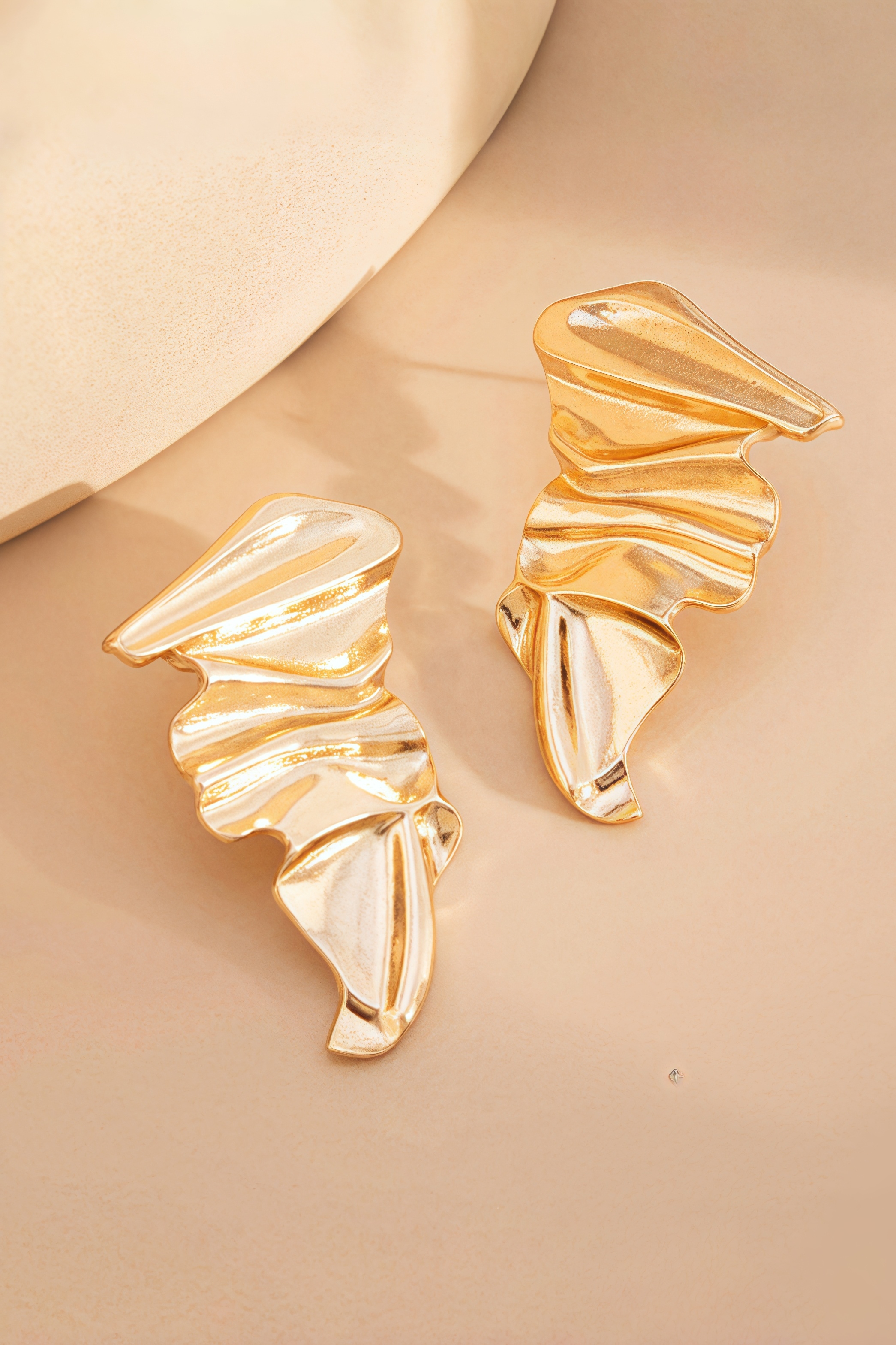 Balthazar Glossy Pleated Earrings