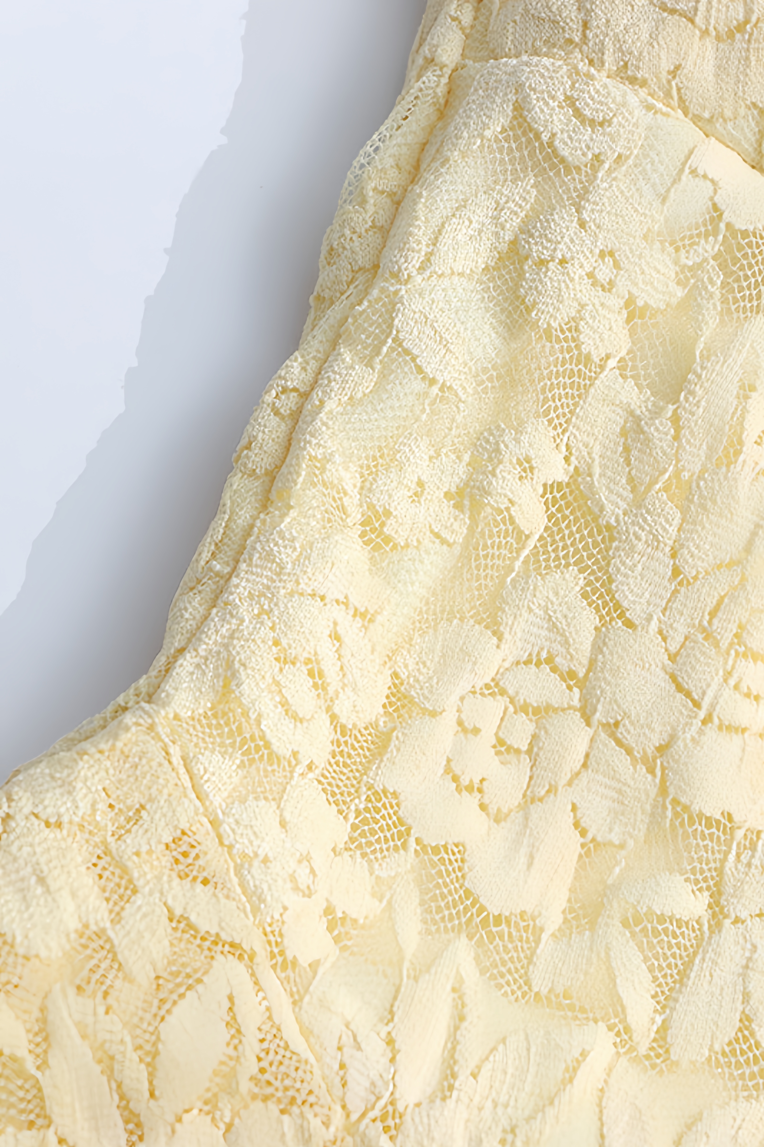 Quillrt Yellow Backless Lace Mesh Midi Dress