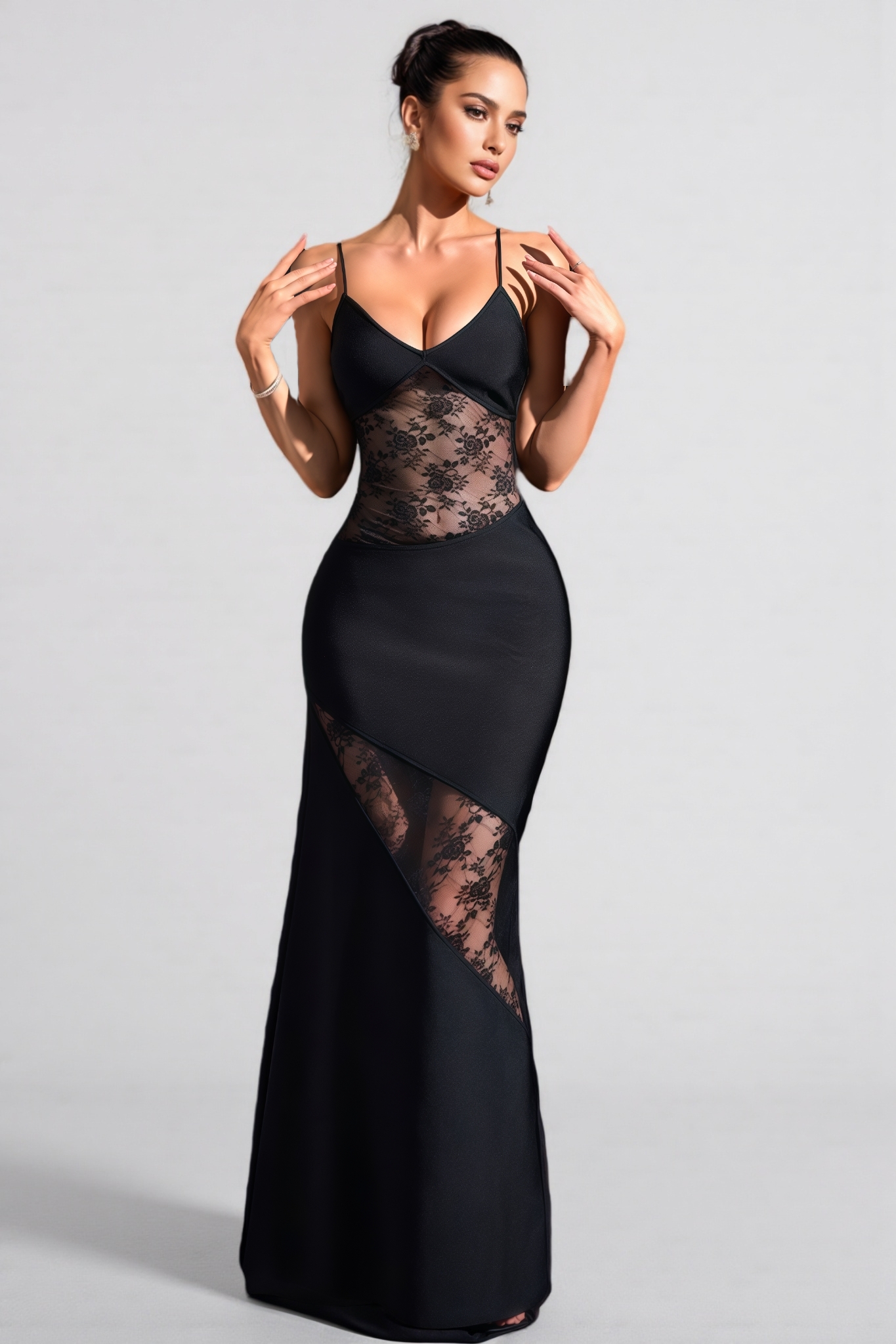 Kiwisy Black Lace Backless Maxi Dress