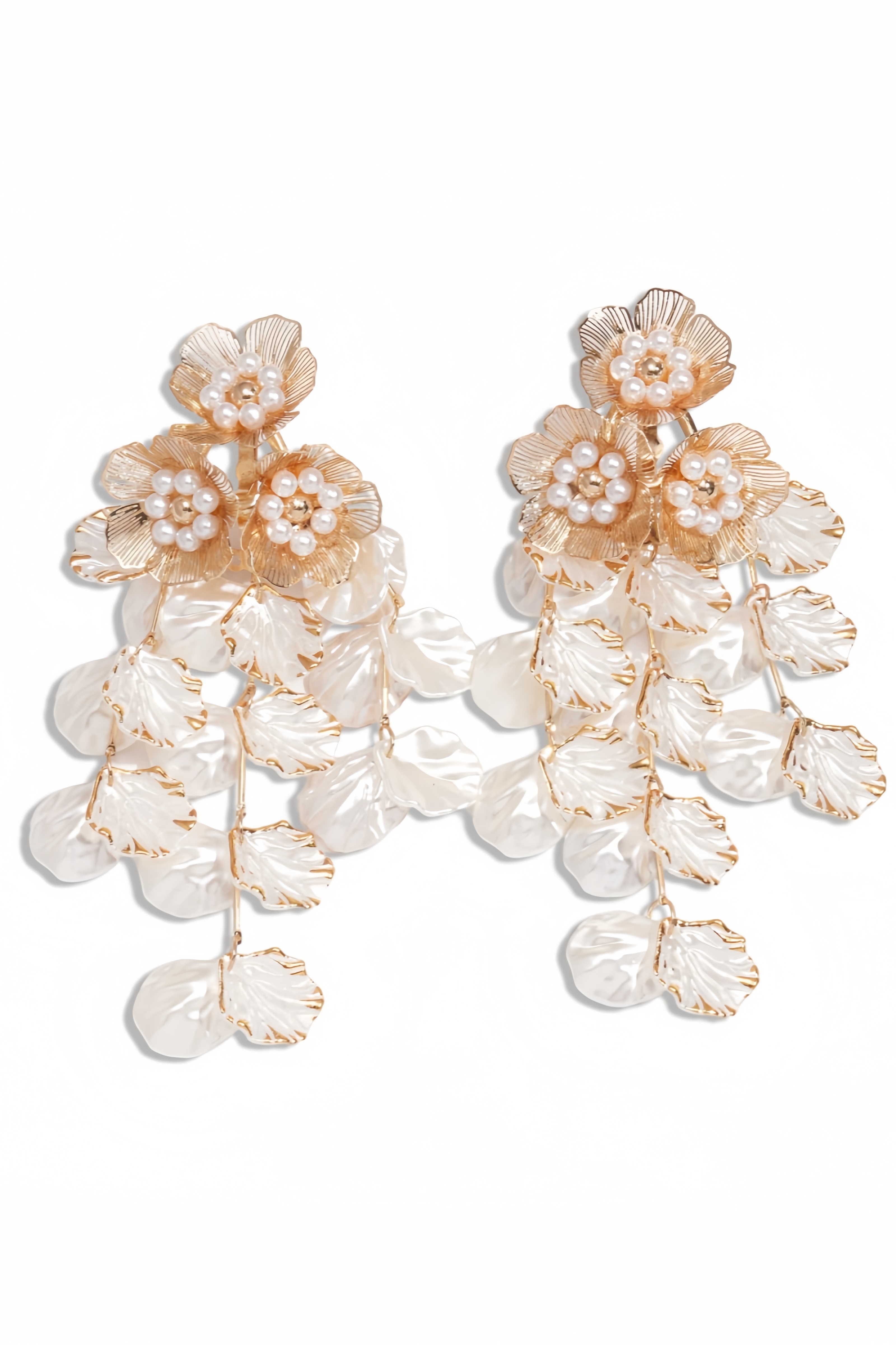 Wyatrh Pearl Shell Flower Earrings