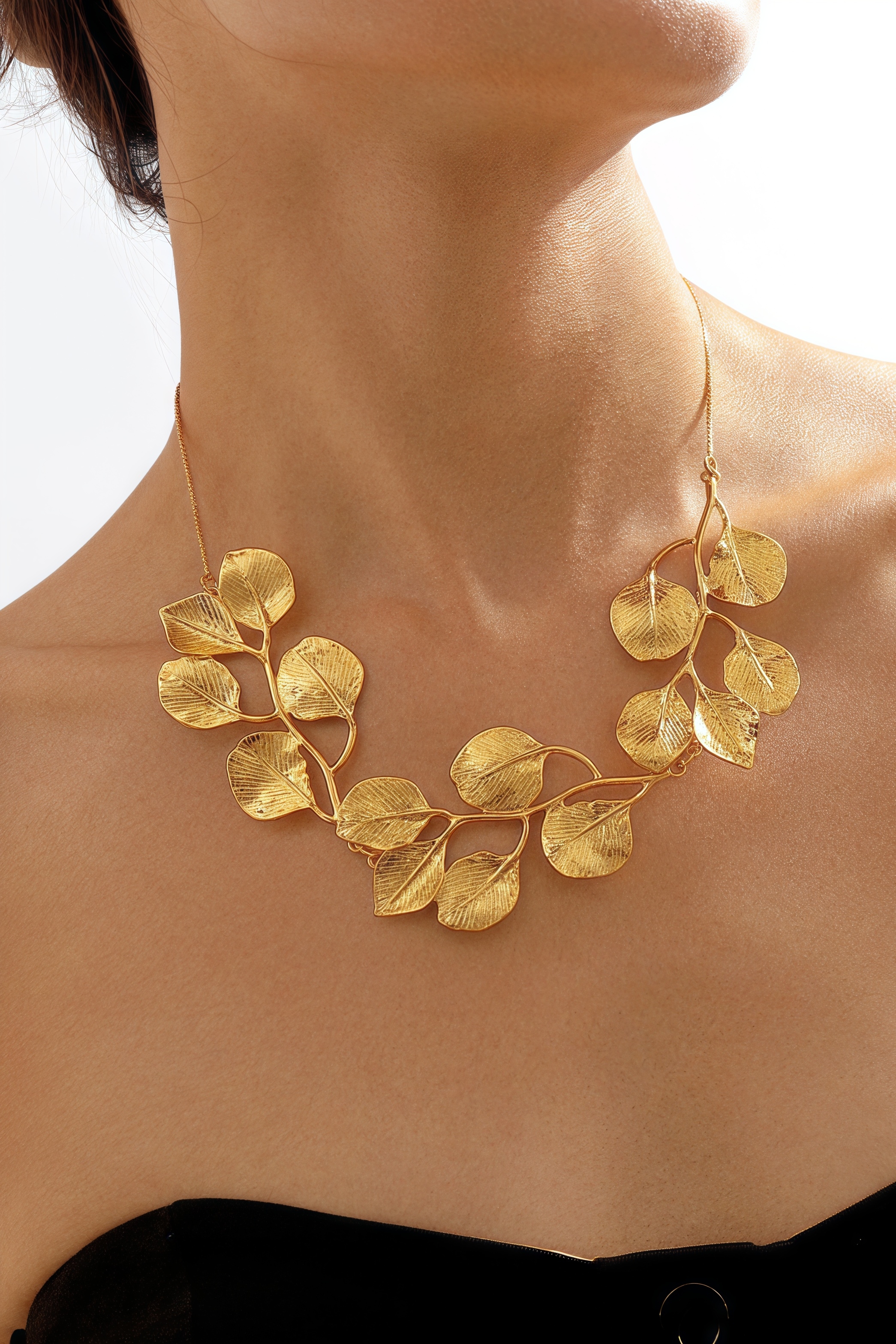 Yorick Metal Leaf Necklace