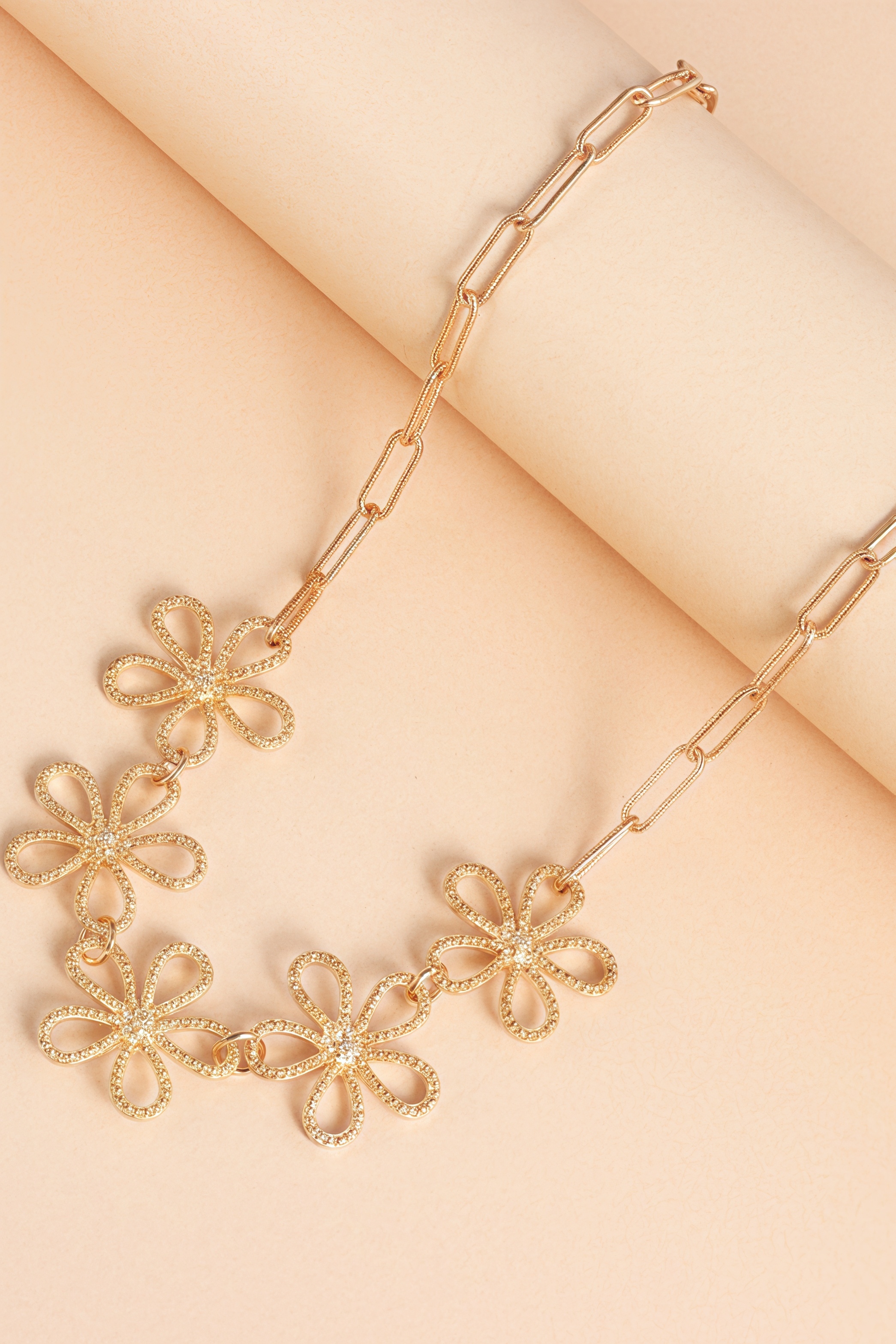 Simeon Openwork Flower Necklace