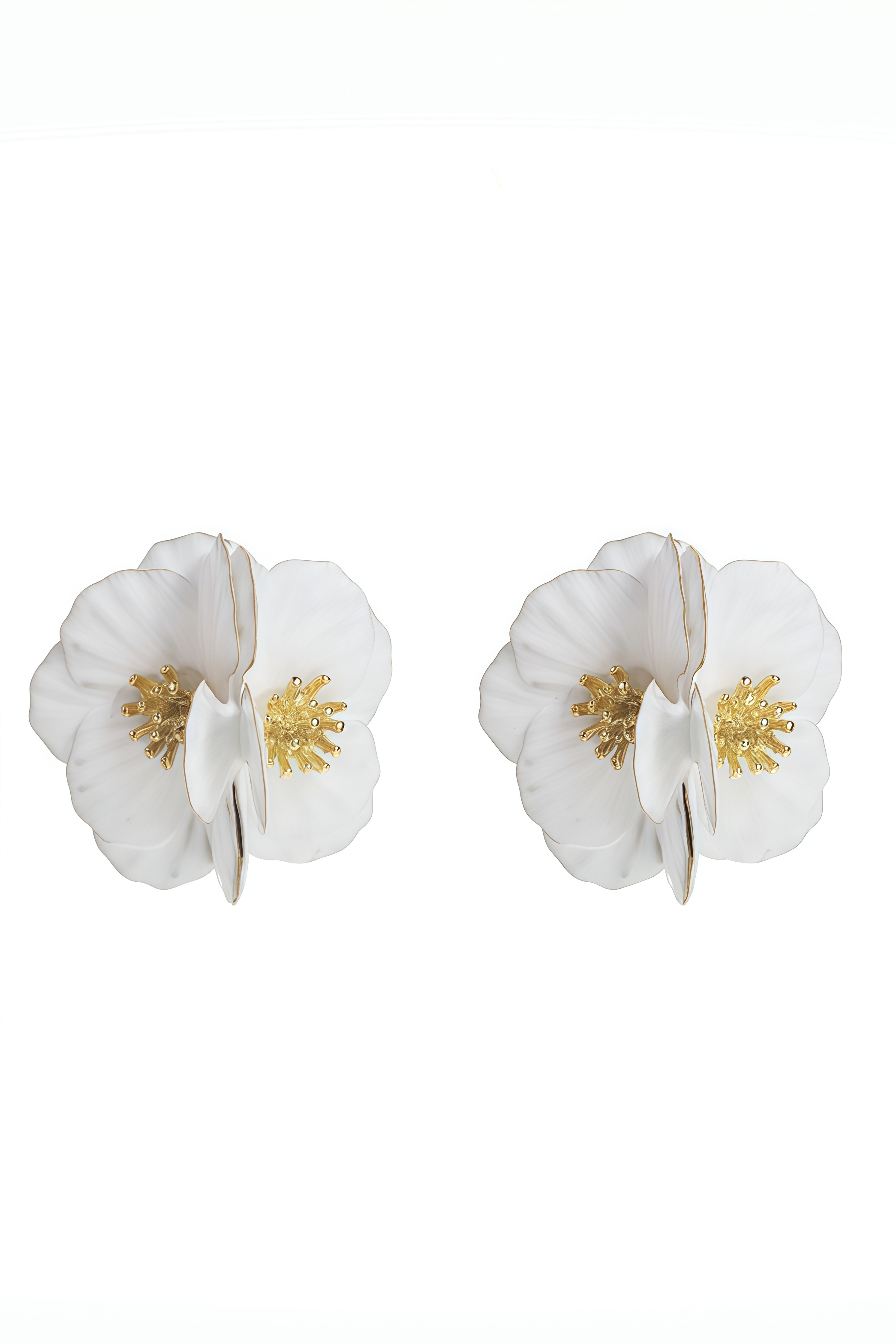 Wliyan White Flower Earrings