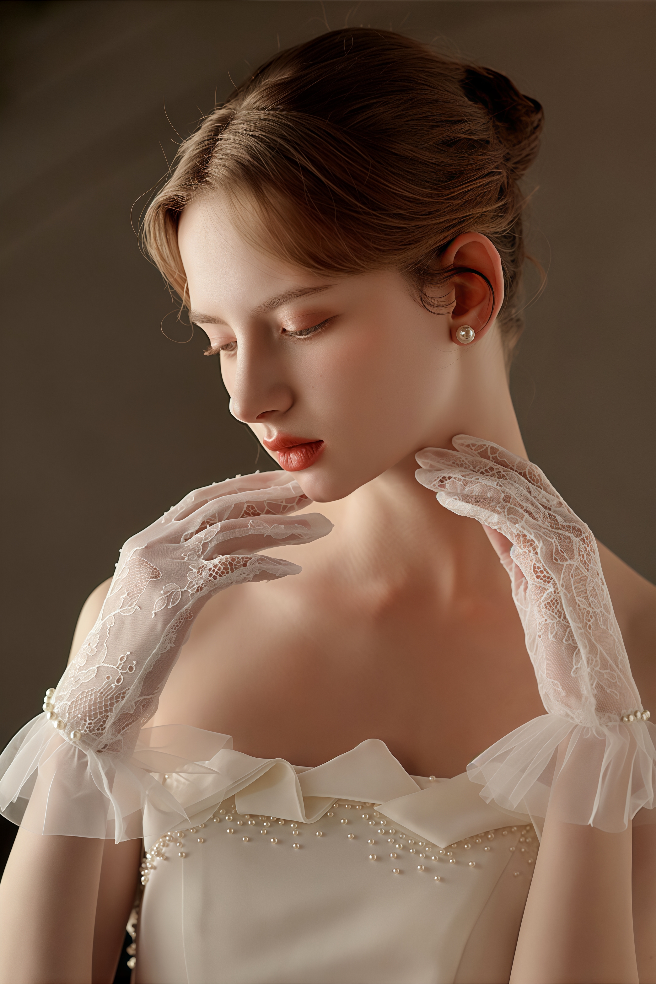 Nerir Milk White Pearl Lace Gloves