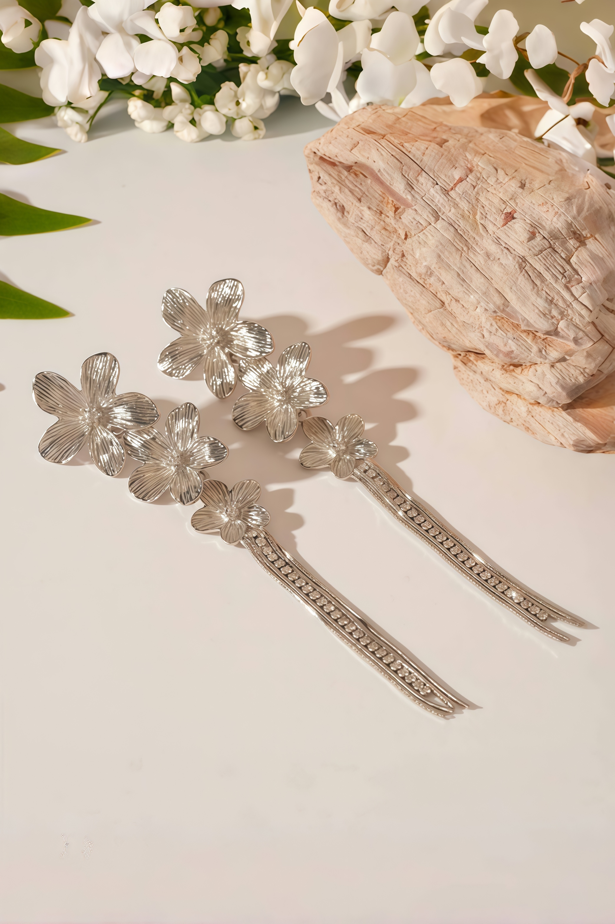 Hadwin Metal Flower Tassel Earrings