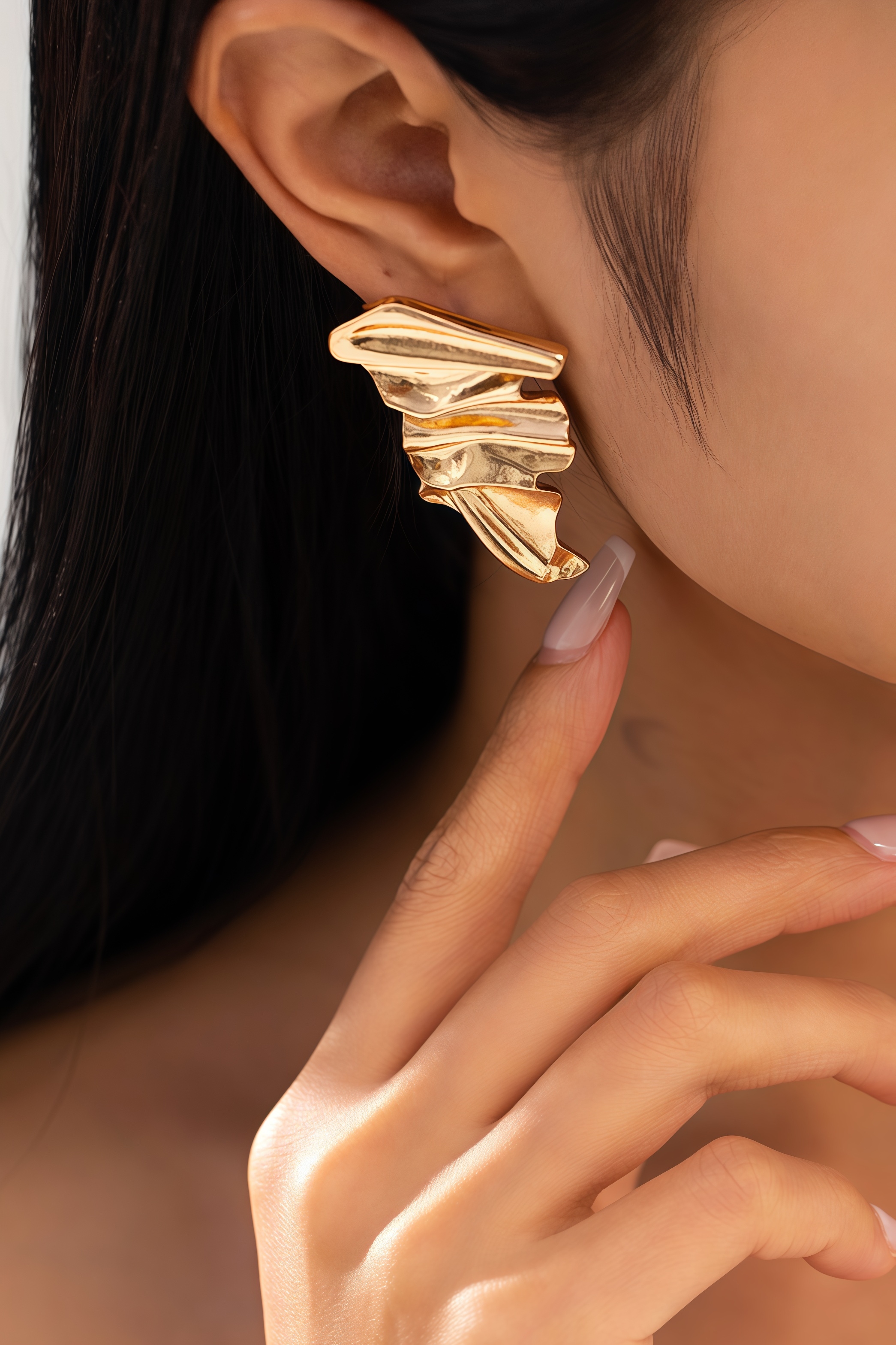 Balthazar Glossy Pleated Earrings