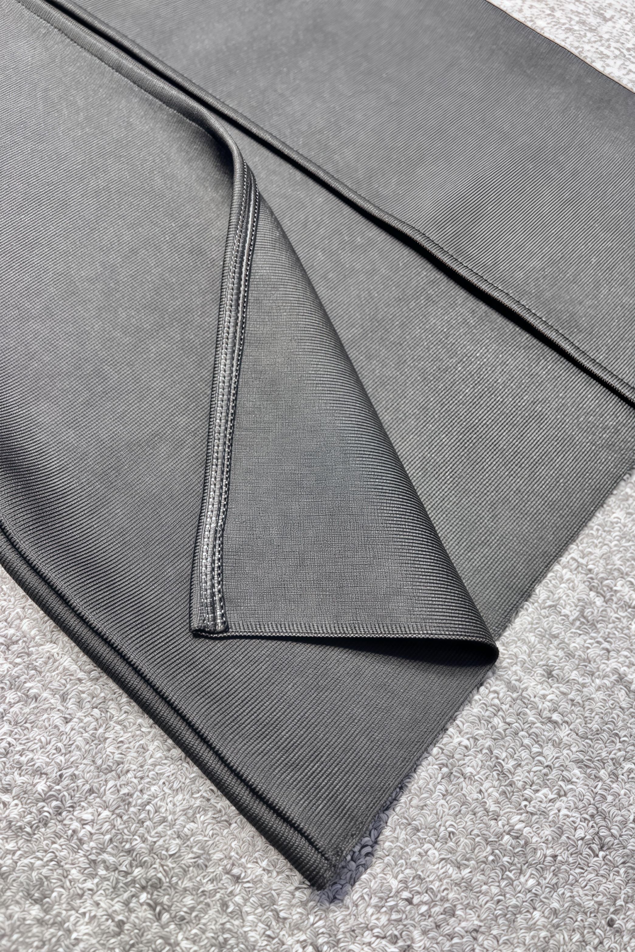 Xoelk Backless Rhinestone 3D Flower Maxi Dress