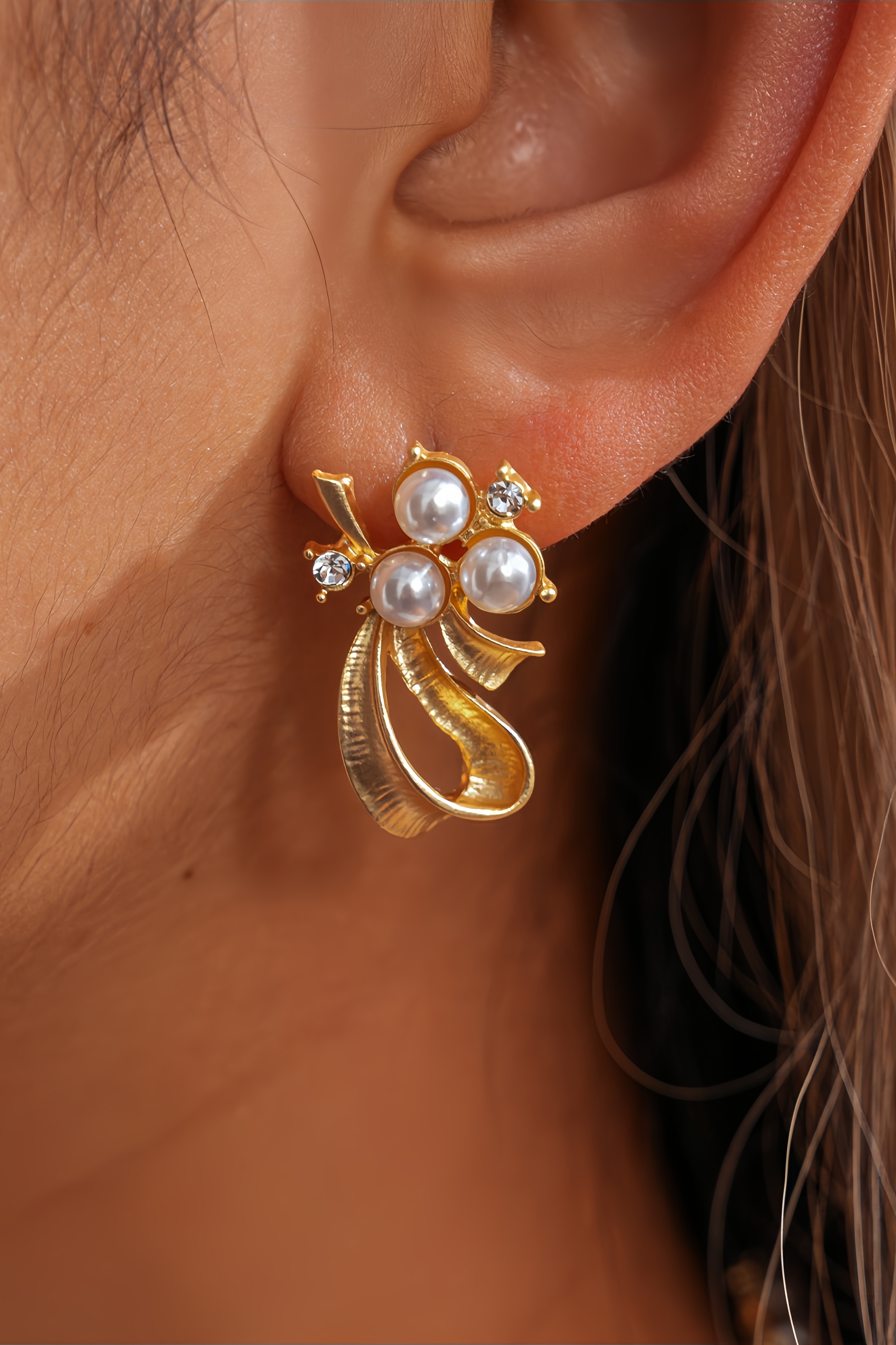 Calceby Pearl Bow Earrings Necklaces