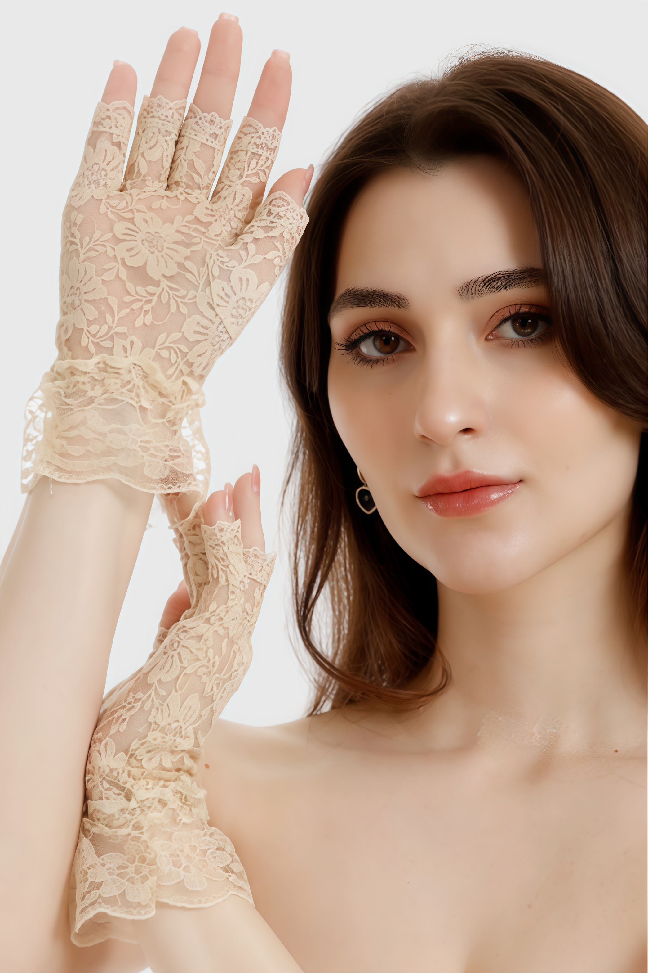 Nyvet Beige Half Finger Lace Gloves