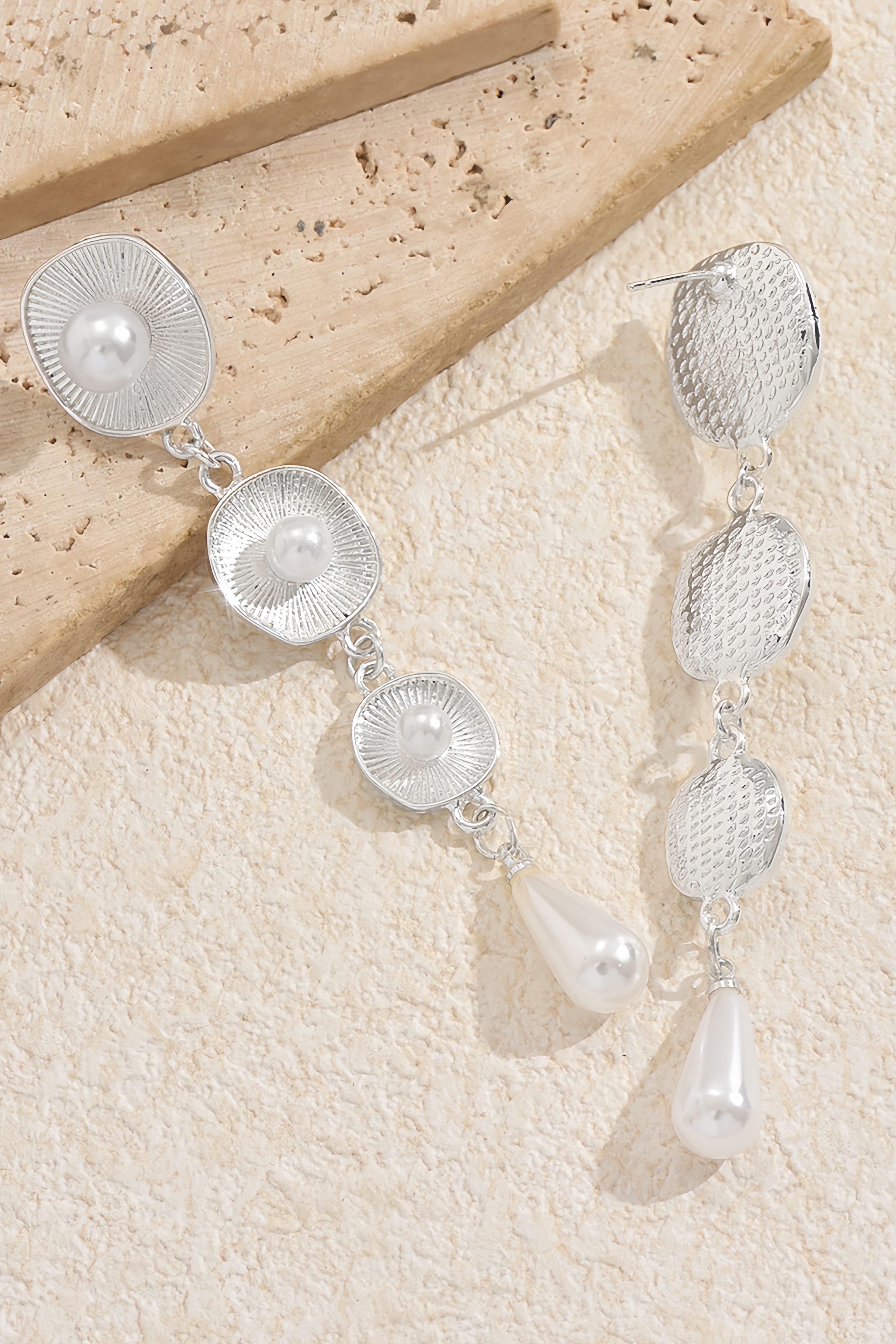 Aesara Pearl Teardrop Earrings