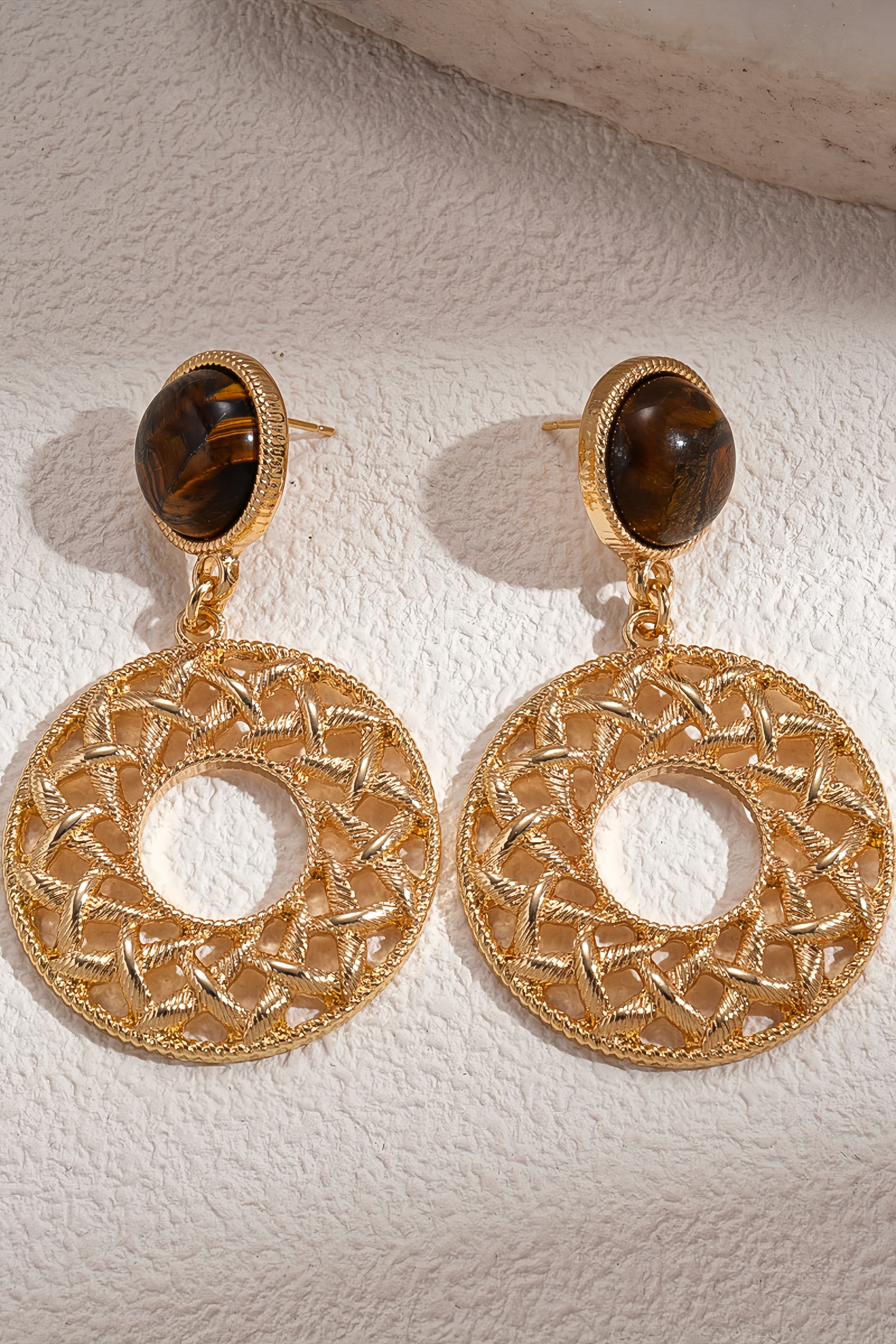 Victora Openwork Mesh Round Earrings