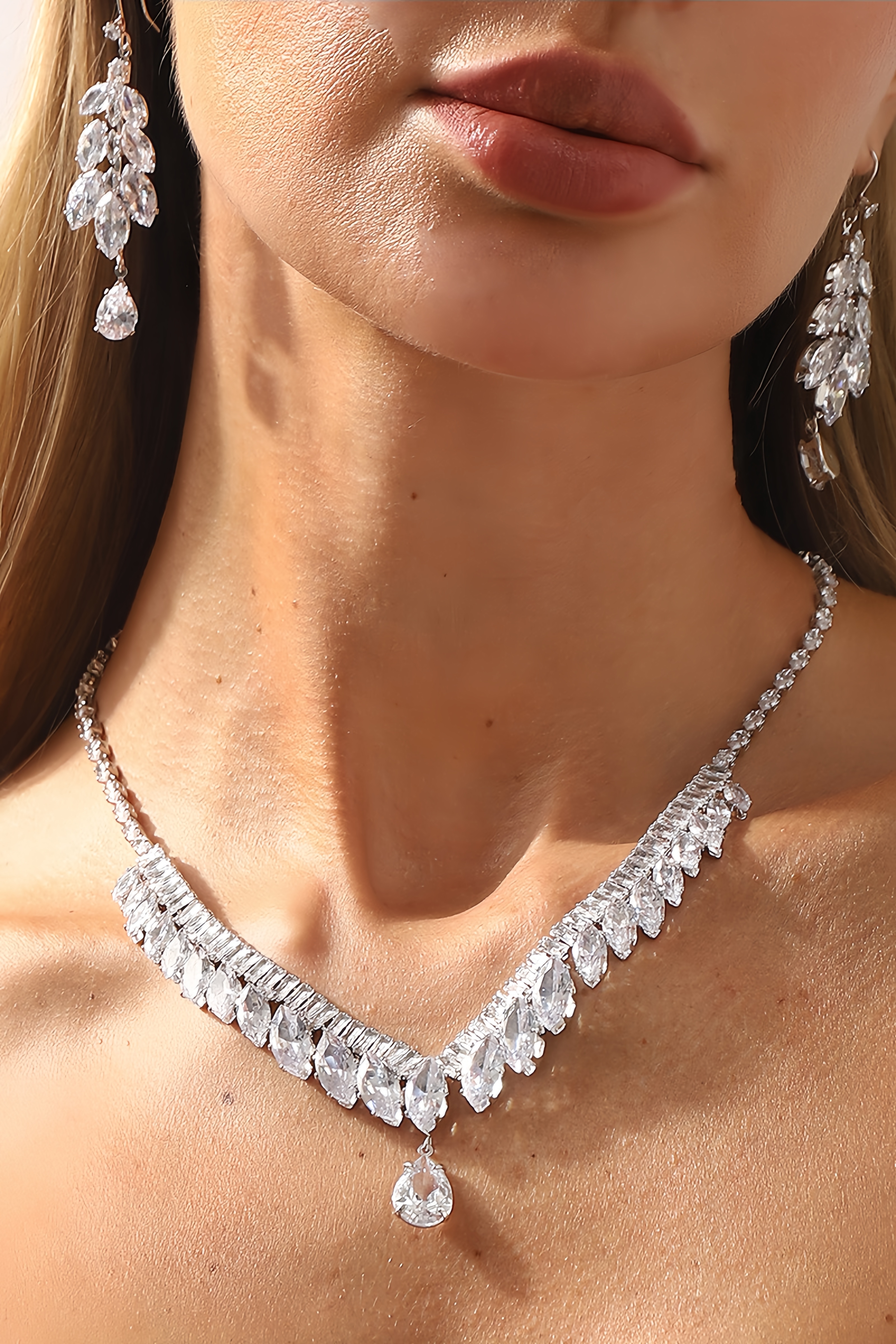 Trese Teardrop Necklace Earring Set