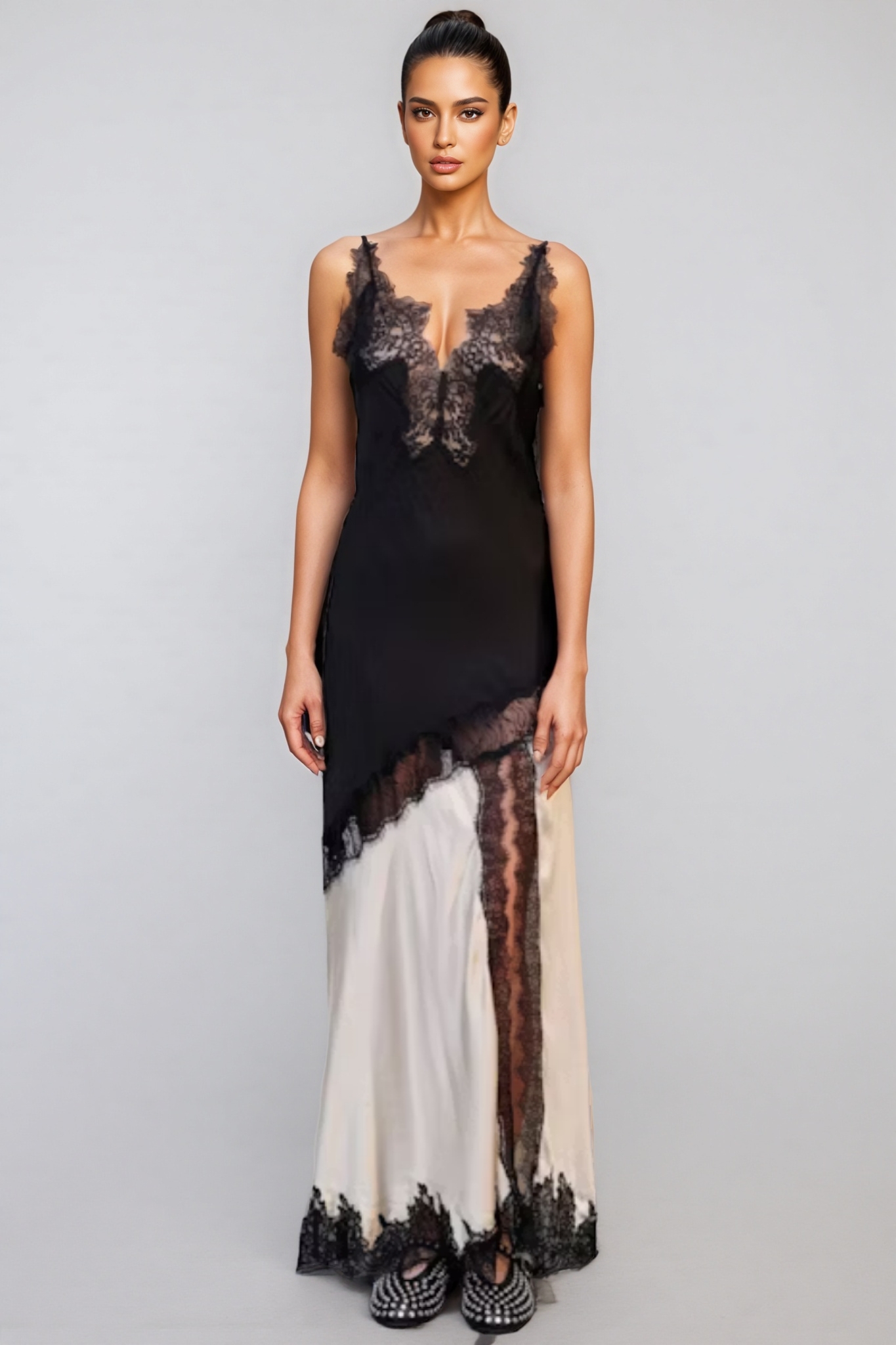 Danidse Sleeveless Lace Maxi Dress
