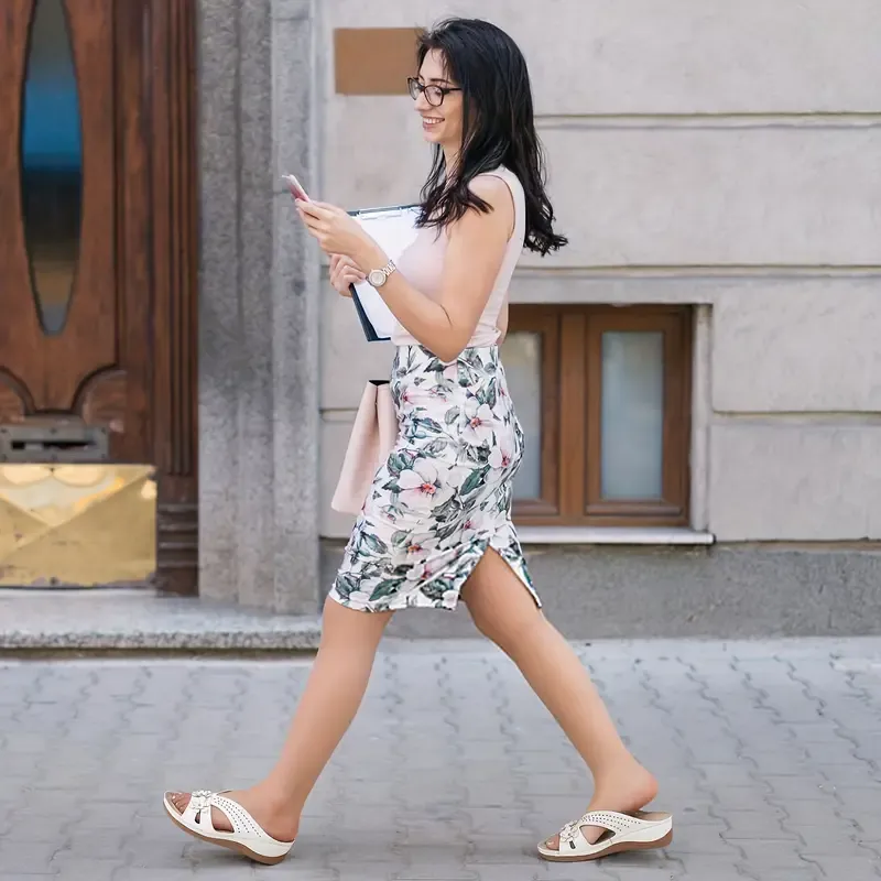 🔥Last Day Promotion 70% OFF - Women's Flowers Decor Arch Support Sandals